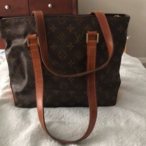 Louis Vuitton purse & wallet.